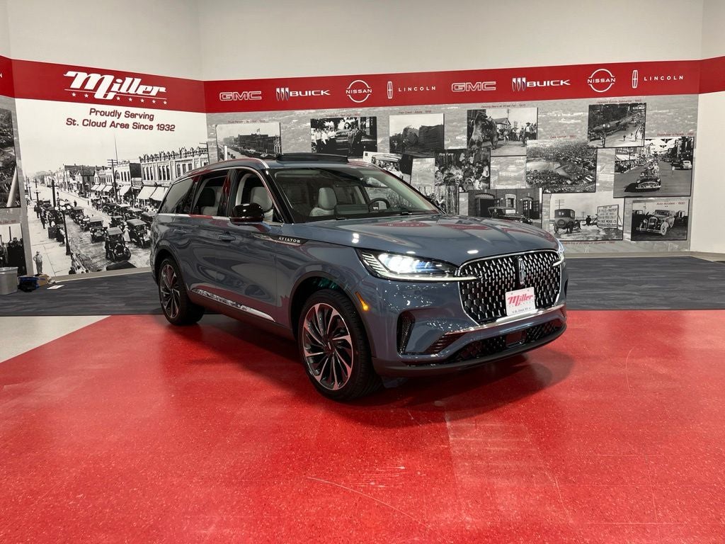 2026 Lincoln Aviator Reserve in Whisper Blue Metallic Clearcoat — front three-quarter view